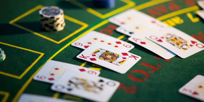 Tìm hiểu về luật chơi và cách tính điểm trong Bài Three Card Poker
